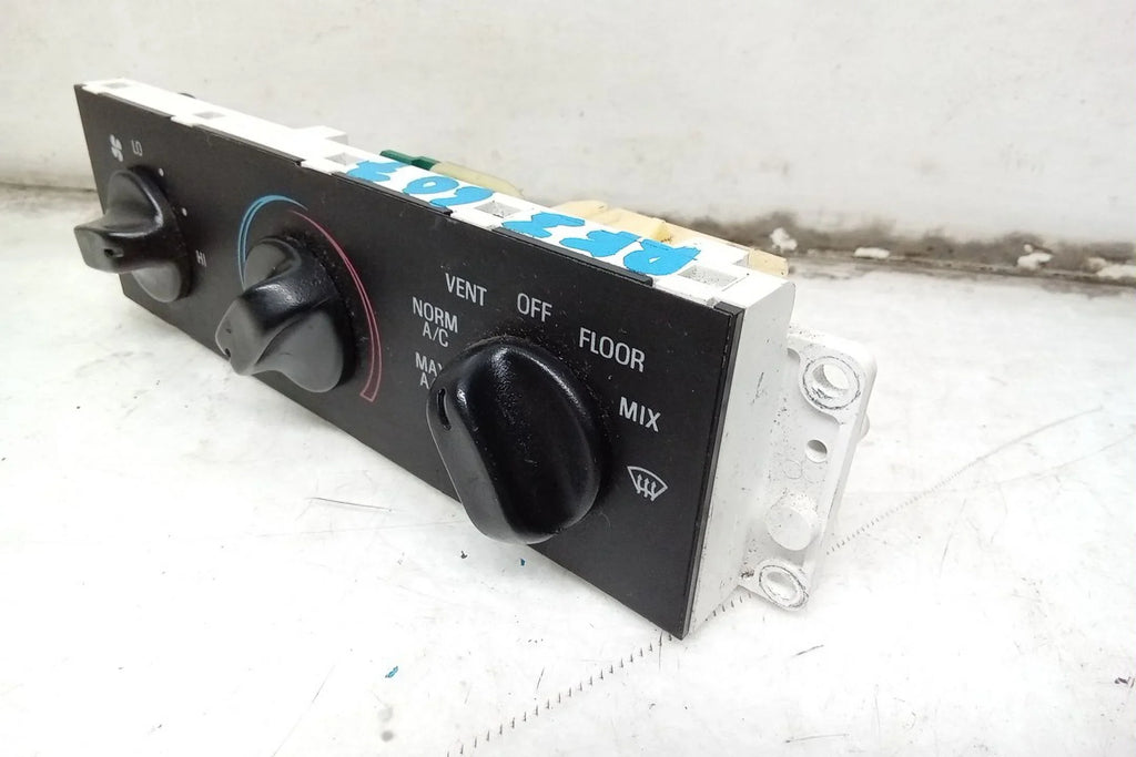 Pre-Owned 05 2005  Crown Victoria Climate Heater Control OEM (Good)