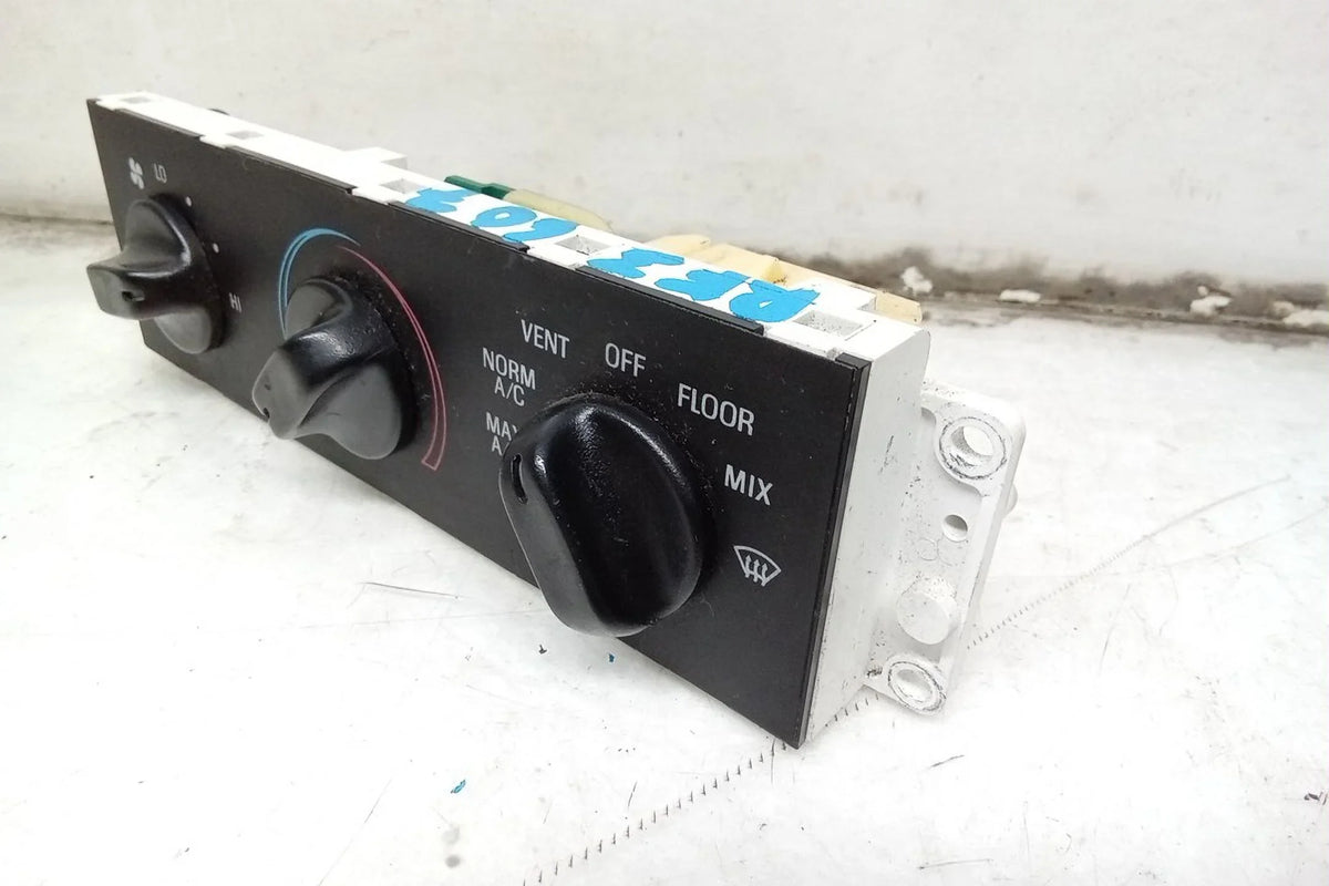 Pre-Owned 05 2005  Crown Victoria Climate Heater Control OEM (Good)